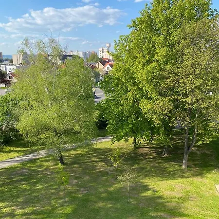 City Apartment Piest'any Exterior photo